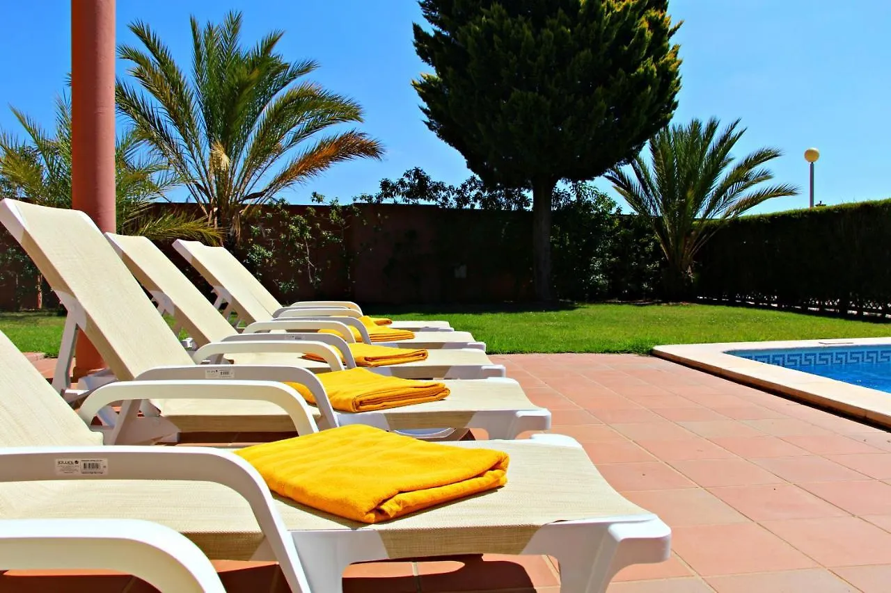 Fabulous Linked Villa In Armacao De Pera, Algarve